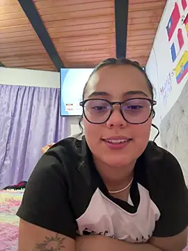 tuli_aily Chat XXX in diretta