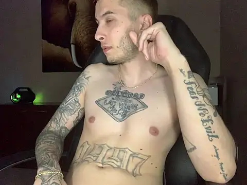 Czat XXX na żywo – JuicyJoshy