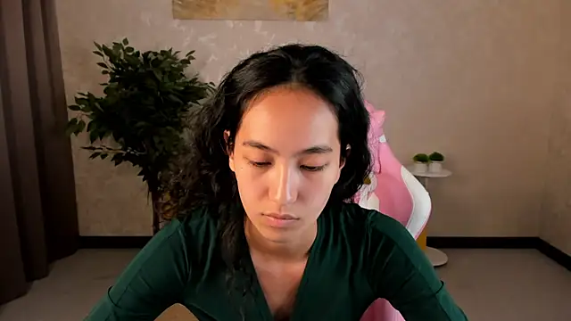 FlirtyAura Chat XXX in diretta