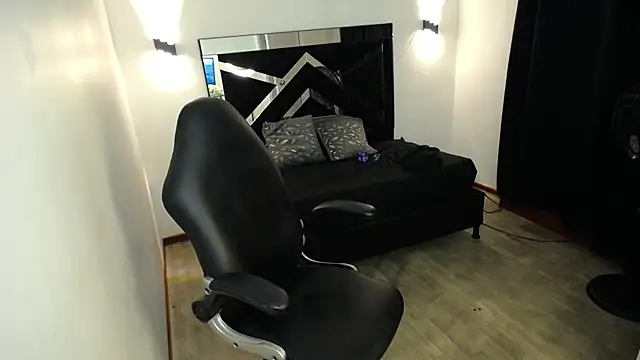 MarianaRojas_ Adlı Modelin Canlı XXX Sohbeti