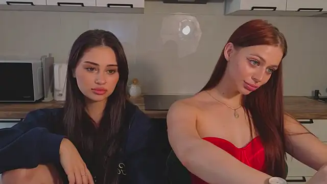 Sofia_Plump élő XXX-chatje