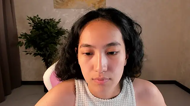 FlirtyAura élő XXX-chatje