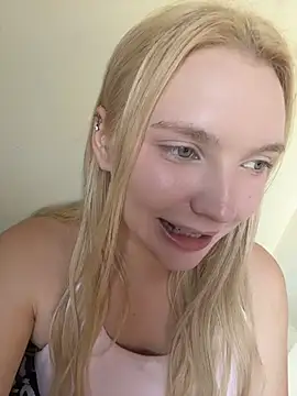 AmmyHot Adlı Modelin Canlı XXX Sohbeti