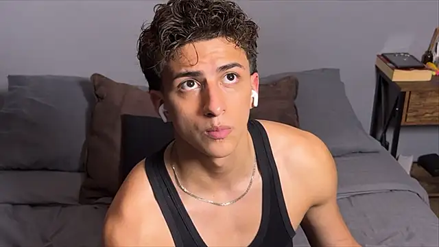 salvatore_romanoo's Live XXX Chat