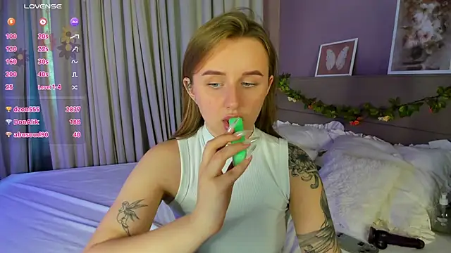 Chatroom XXX en direct de Rina_Panic