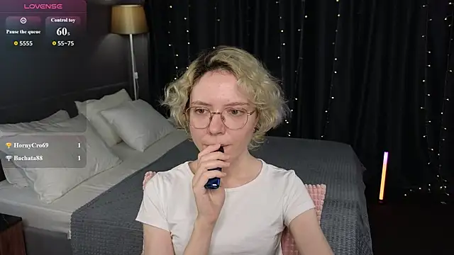 XXX chat uživo modela HottoKori