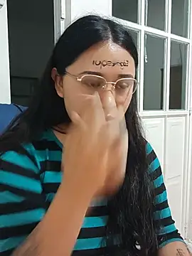 _MayaOniOni_ Chat XXX in diretta