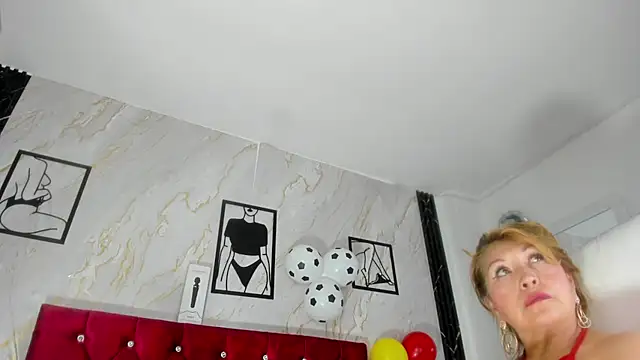 Chat XXX en directo de Kazsandraa