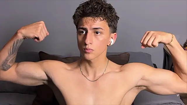 salvatore_romanoon Live XXX chat