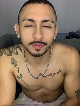 NicolasChest_xxx XXX чат на живо