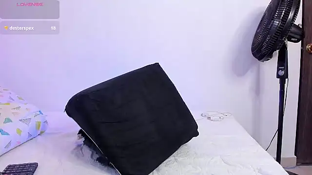 Chat +18 de morenosiam ao vivo
