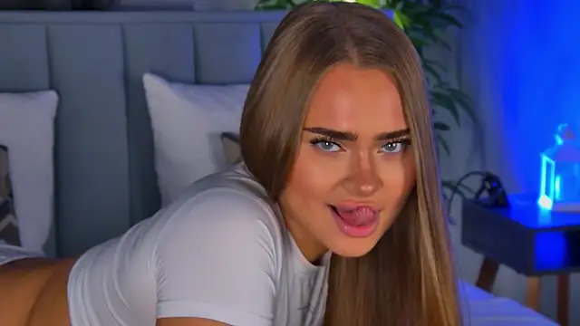 Živý XXX chat MonicaWestt