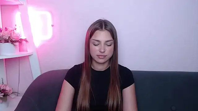 Chat +18 de MilanaAngelAs ao vivo