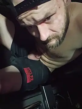 Spunwhiteboy317 现场XXX聊天