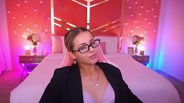 DoveLovee's Live XXX Chat