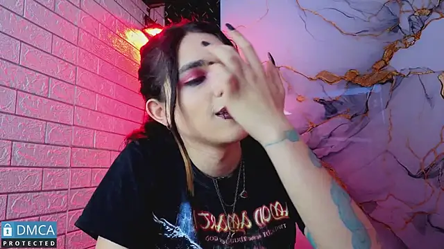 MaeveKuro's Live XXX Chat