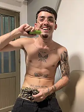 XXX chat uživo modela NikoStone_