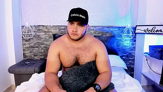 Chat +18 de apolorusso ao vivo