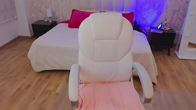 Chat XXX en directo de mia_bloom2