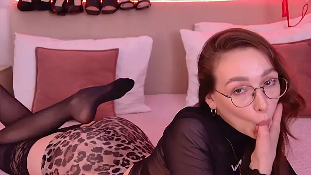 Emily_Simon Live XXX-chat
