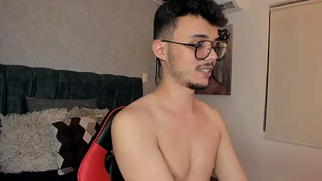 Alhan_Twink élő XXX-chatje