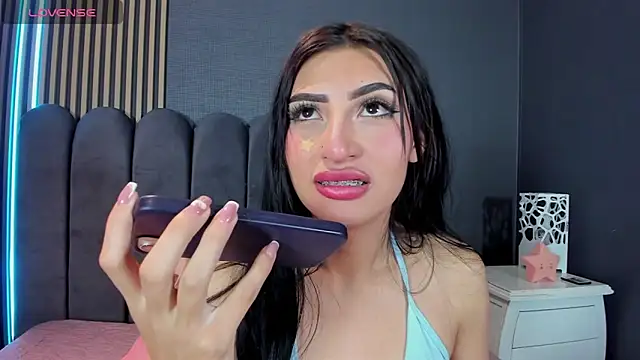 Nicolette_ks_: απευθείας συνομιλία ΧΧΧ