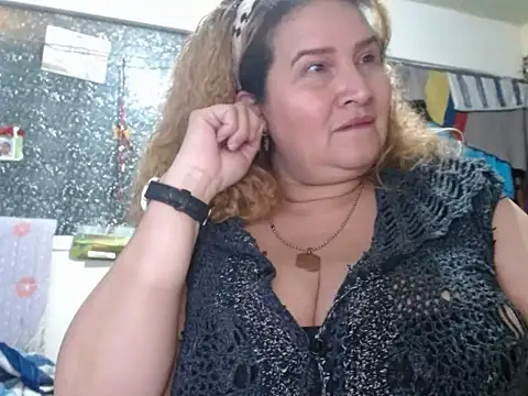 Perla1981-- Chat XXX live