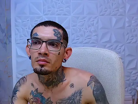 Boy_tatto77 Chat XXX in diretta