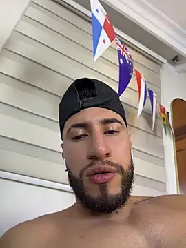 Thiago_Hill Live XXX-Chat