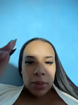 צ'אט XXX בשידור חי של monikee69