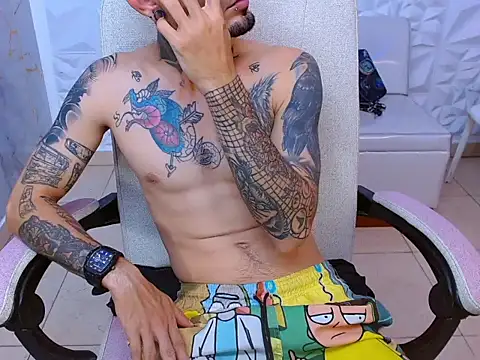 Boy_tatto77: онлайн-секс-чат