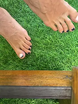 FeetVibe XXX чат на живо