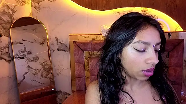 Chatroom XXX en direct de Adarasuri_v