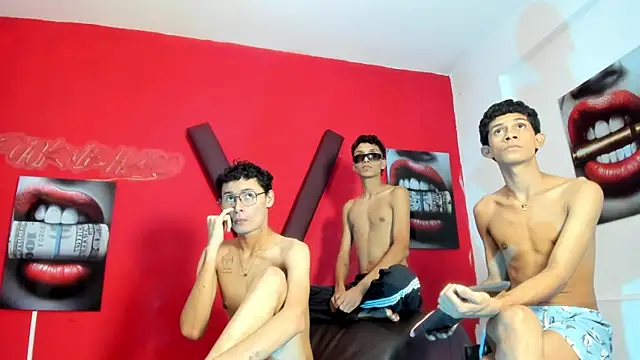 PRETTY_LOVERS1 Live XXX Chat
