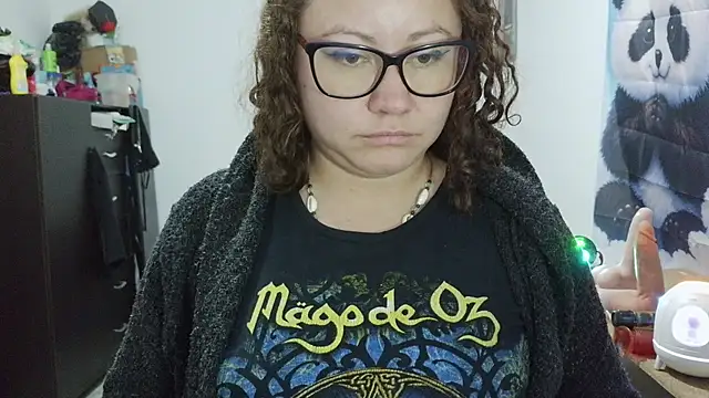 Chat XXX en directo de curly_greeneyed