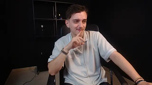 FelixStarkk Adlı Modelin Canlı XXX Sohbeti