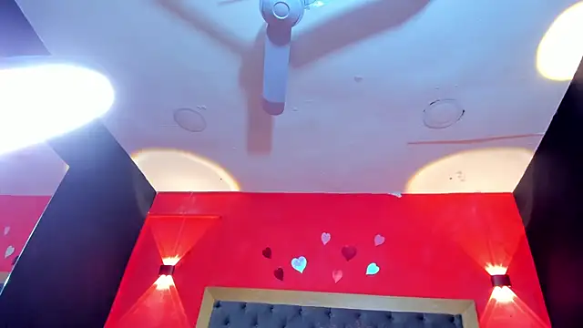 Chat +18 de YayaHilton ao vivo