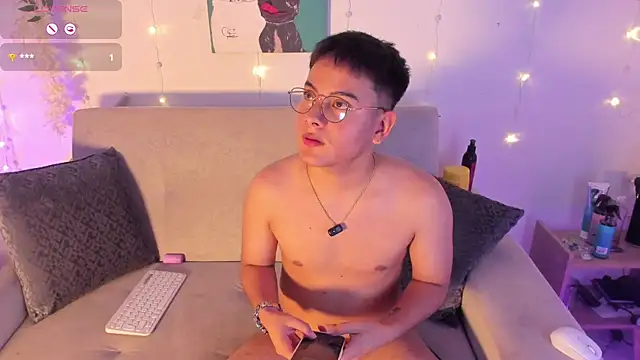 Young_Ben live XXX chat