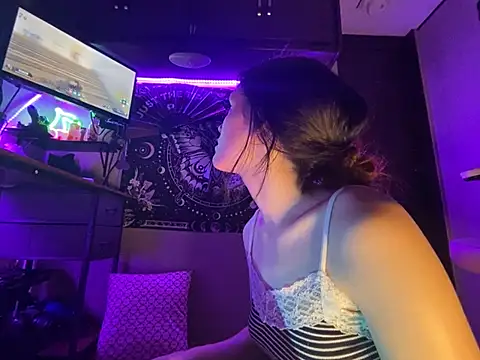 دردشة Lilactease الجنسية المباشرة