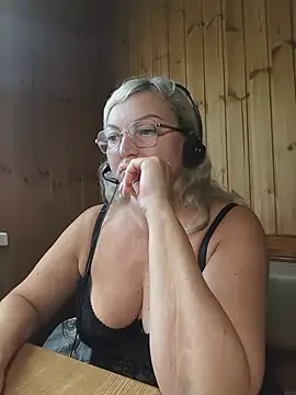 XXX chat uživo modela White-Chocolatte