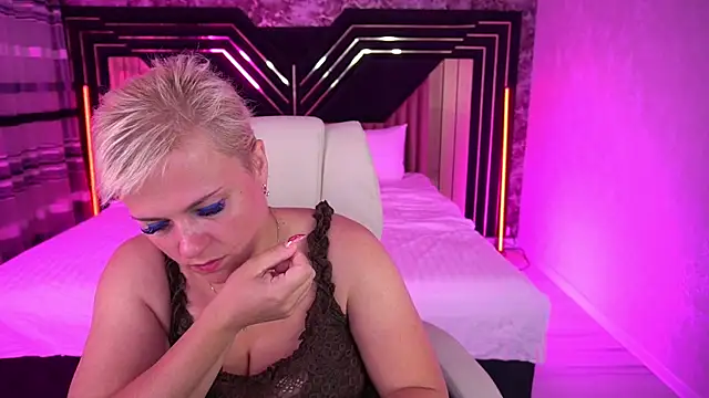 Chat XXX en directo de CrystalVibe