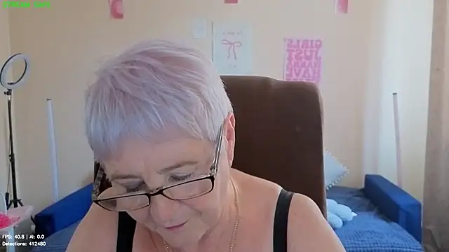 Chat +18 de Sandra_Snowflake ao vivo