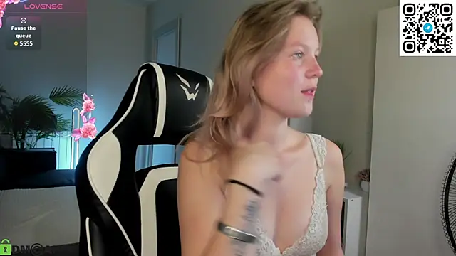 Chat +18 de Peggy_Hun1t ao vivo