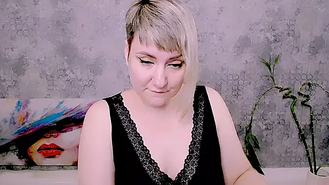XXX chat uživo modela Djullia