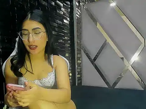 Czat XXX na żywo – HannaLiss18