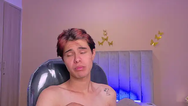 Chatroom XXX en direct de Derek_Sinn