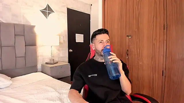 StevenAndLaura 现场XXX聊天
