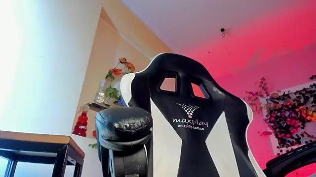 Katy_bratz_n Live XXX chat