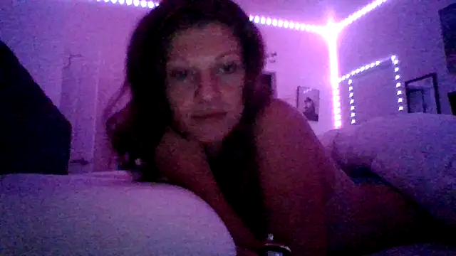 Chatroom XXX en direct de LuciousItaliaaa