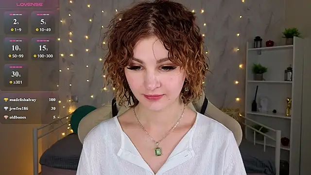 Kira__Fluffy Chat XXX in diretta